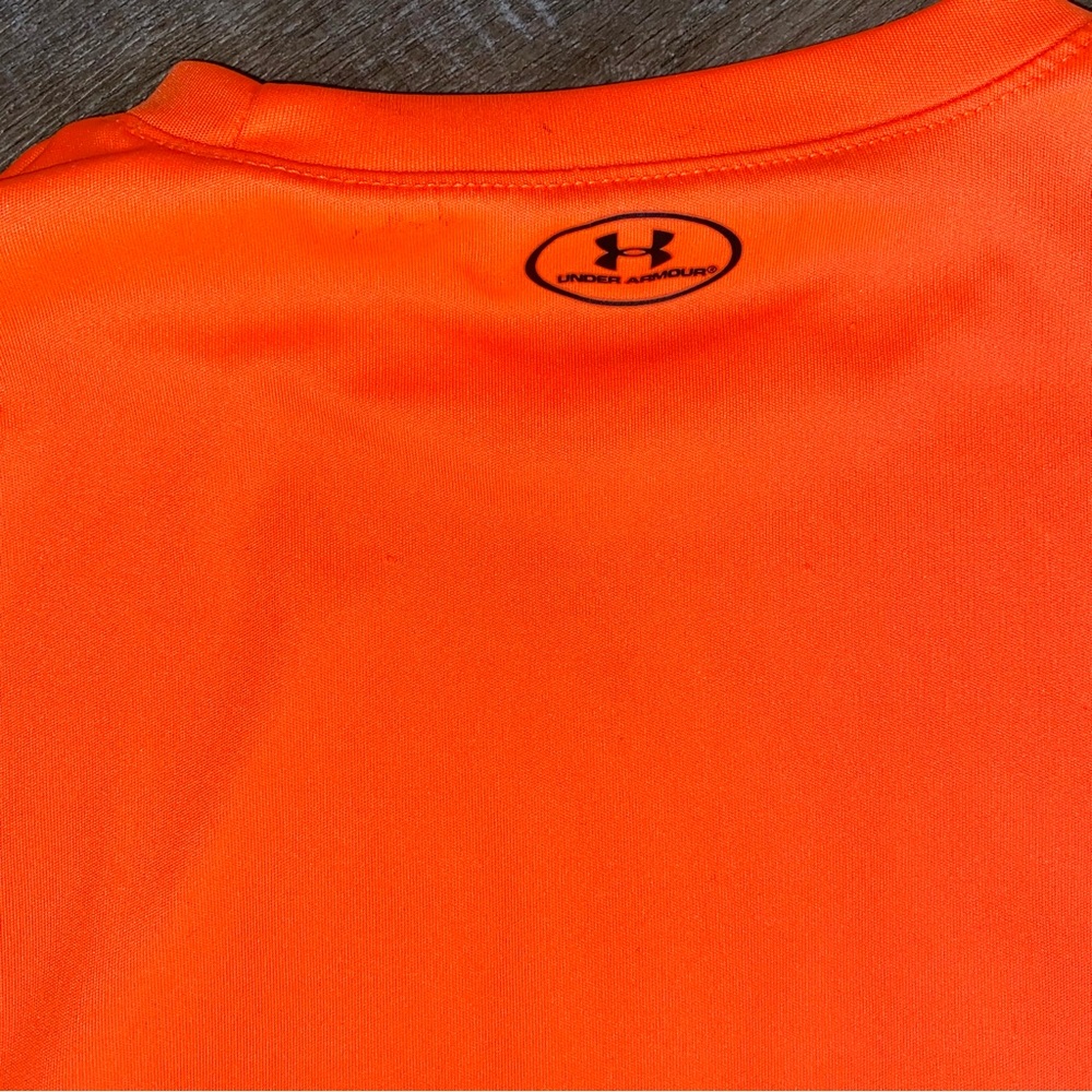 SOLD Under Armour HEATGEAR Size 6 Tee - Picture 8 of 8